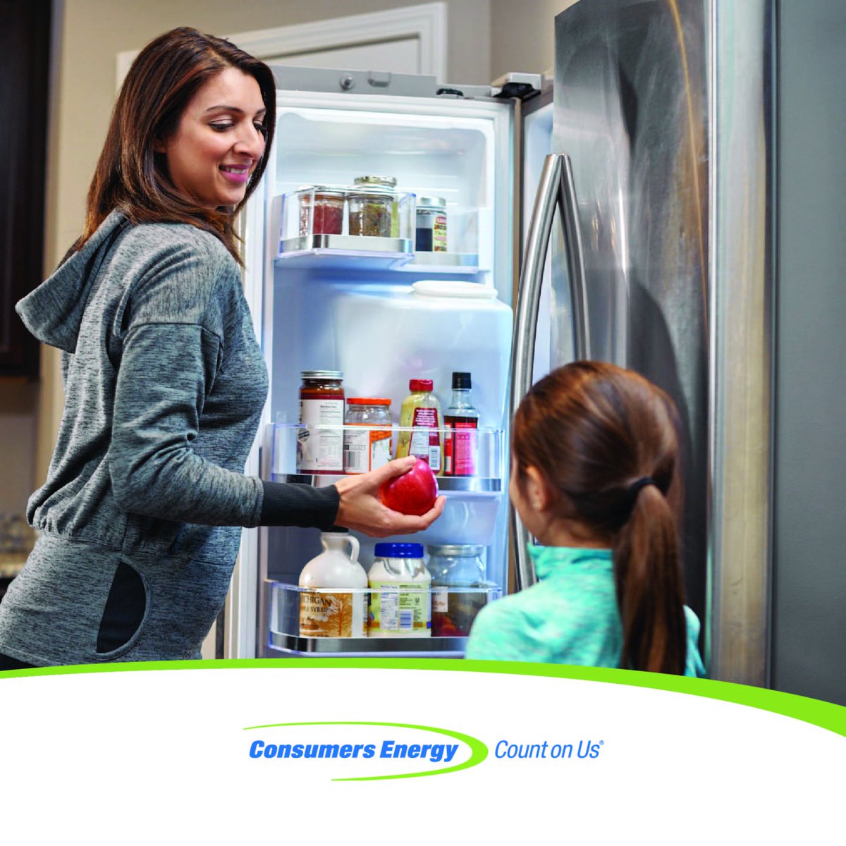 ConsumersEnergy's tweet photo. Follow #momsadvice. You should cover liquids and wrap foods stored in the refrigerator. Uncovered foods release moisture and make the compressor work harder. #CEenergytips https://t.co/wJcgggWS21