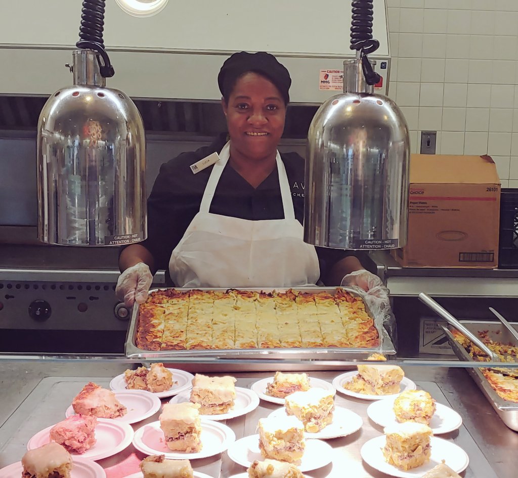 Flik_at_EF's tweet photo. Spotlight Chef Lucia Sosa serving Pastelon de Platano Maduro at lunch today.  Yumo! 😋
#flikisfun #flikisgreatpeople #eatsharelove
@FLIKhospitality @FlikISDining @EF_Academy https://t.co/MTe0HgHmev