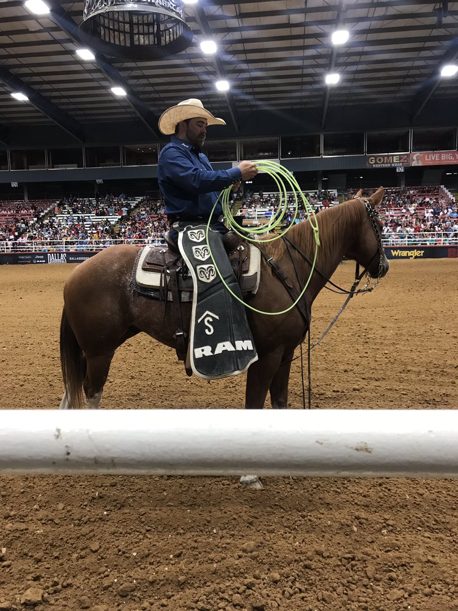ms__cannon33's tweet photo. Fun times at the Rodeo!! #smithleopards https://t.co/VgRqJf0ugW