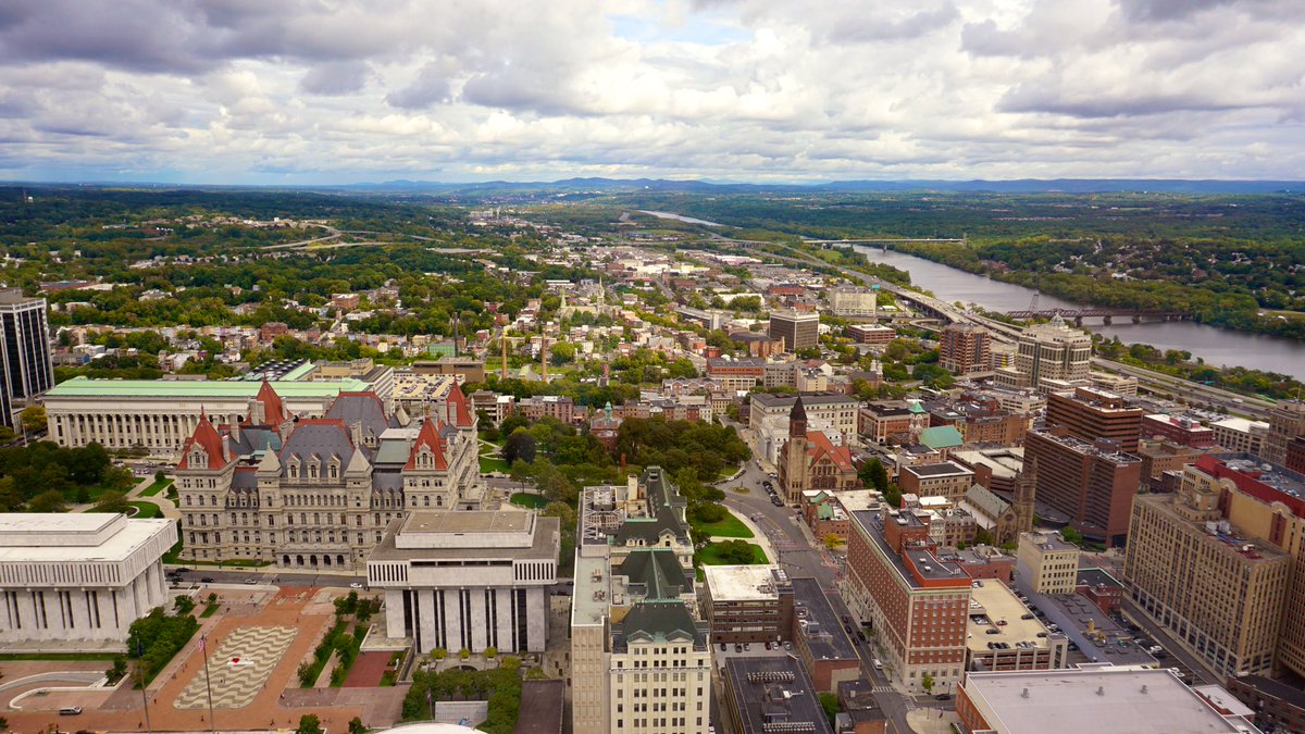 NYSCapitolVisit's tweet photo. Get a bird’s-eye view👀 of autumn🍂 from the #CorningTower #ObservationDeck at the #EmpireStatePlaza! Open weekdays from 10 A.M. to 4 P.M. 🆓
Plan Your Visit: https://t.co/vIhQxmfEpE https://t.co/pk0TQuVDA2