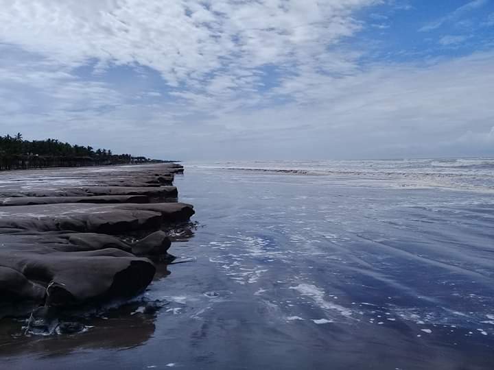Doble_0C's tweet photo. #MNTEP_CLIMA Lorena erosionó playas de Nayarit. Las marejadas lavaron la playa haciéndola perder hasta 60 cm de arena en Tecuala.
@MeganoticiasTEP
#PlayaNovillero
#TormentaLorena
FOTOS: Sonia Galindo y Ricardo Benítez, Mario Ortíz
https://t.co/wTHGajJLIe https://t.co/8mOUXKJ2CX