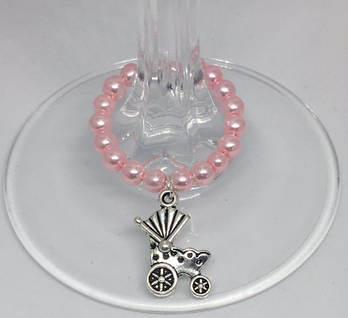 Loopylou2024's tweet photo. #babyshower wine glass charm decor #mumtobe #mummytobe #wmukrt #womaninbiz #smartsocial #firsttmaster https://t.co/fUKbQbpfaB