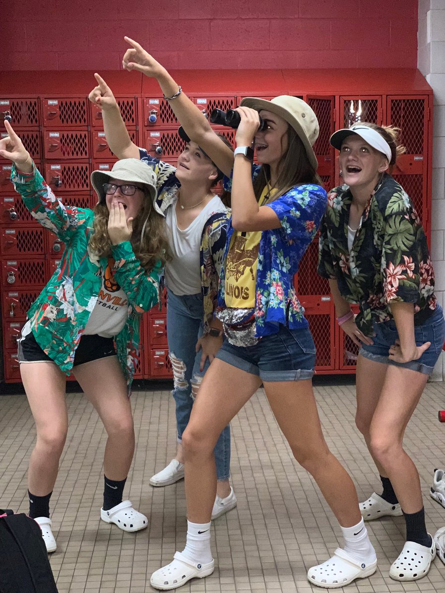 CUSD305SUPT's tweet photo. Nothing like HOCO and spirit week!  Love the fun, excitement and school spirit!  Great week so far!  #GoKnights https://t.co/T6BuDfUPUe