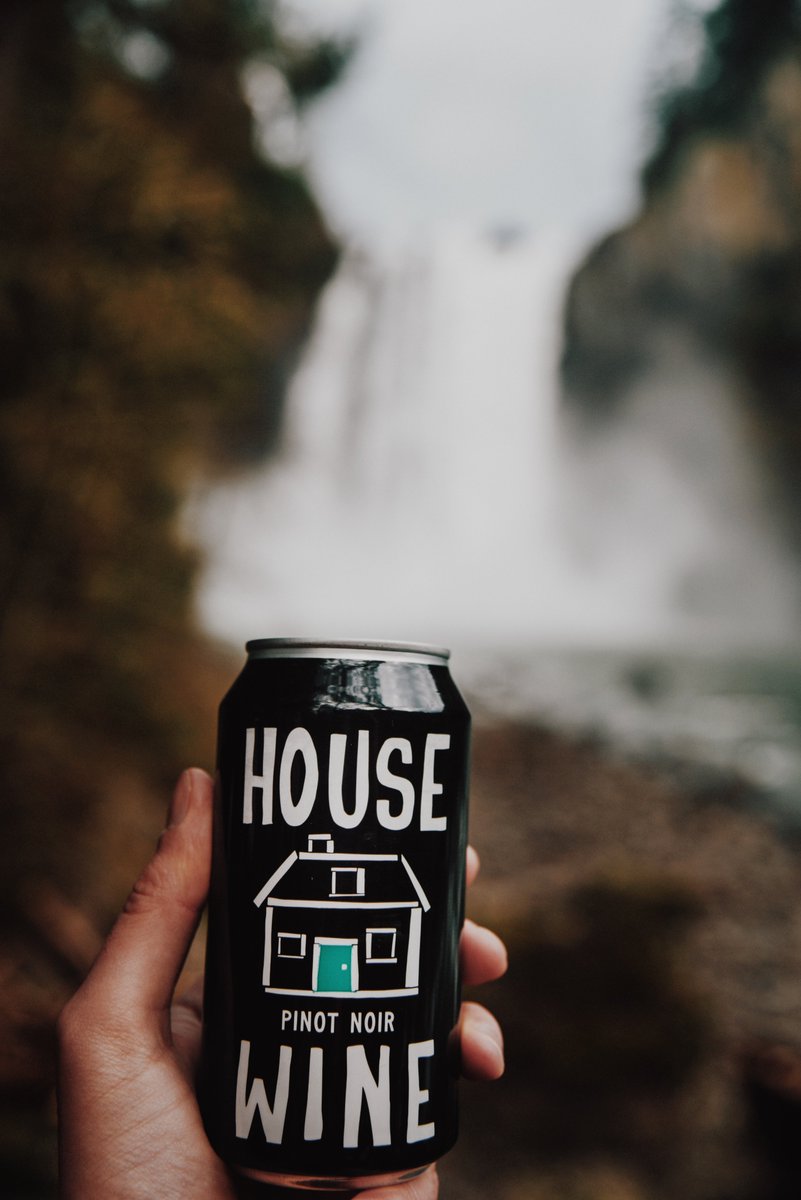 SGWineSpirits's tweet photo. Looking for the perfect #WineMate for your travels? Look no further than #HouseWine's #PinotNoir, which invites w/ its aromas of black cherry, cocoa & clove. Black plum & brown sugar flavors mingle w/ silken tannins leading to a smooth, polished finish #Cheers! #WineInACan #sgws https://t.co/hRd3GRMqqI