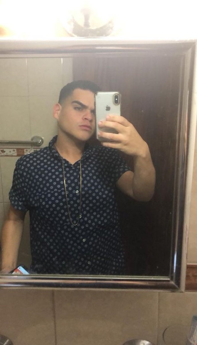 BebecitosP's tweet photo. MIRA Y CALLA π₯π΅π· #gaypr #bugarronpr #bugarron #bellakopr #bellakogaypr #bellako https://t.co/iJHvl8rFwA