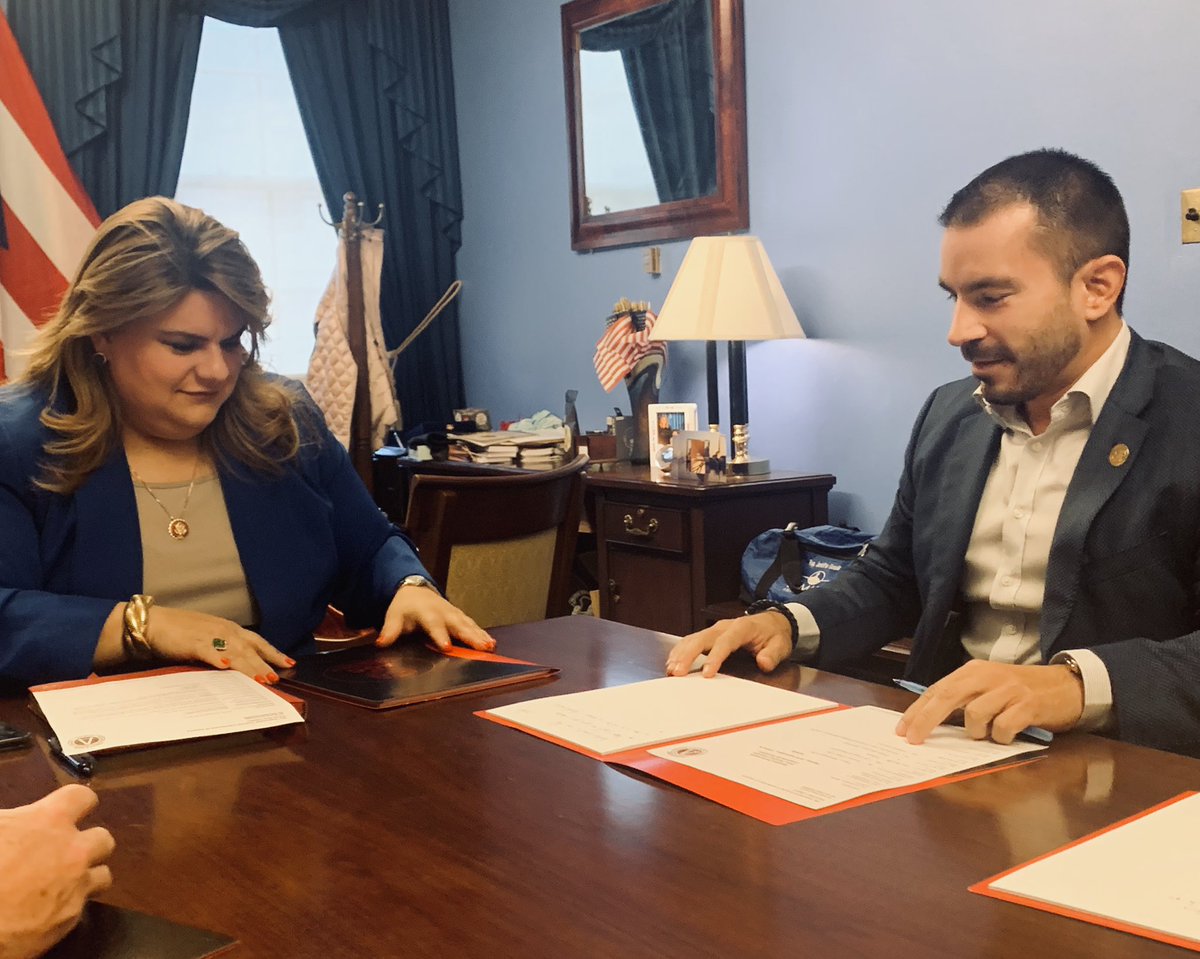 AGCPRChapter's tweet photo. Exitosa reunión con la Comisionada @RepJenniffer discutiendo asuntos sobre la reconstrucción de #PuertoRico Gracias por recibirnos y que continúe su éxito en los trabajos por nuestro país. #AGCPuertoRico @AbramsAlejandro 👷🏻‍♀️👷🏻‍♂️🇵🇷 https://t.co/2I24hfi0sU