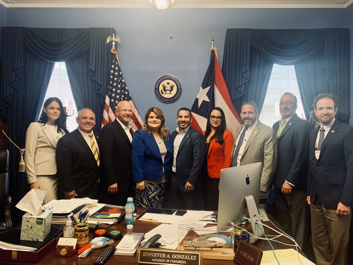 AGCPRChapter's tweet photo. Exitosa reunión con la Comisionada @RepJenniffer discutiendo asuntos sobre la reconstrucción de #PuertoRico Gracias por recibirnos y que continúe su éxito en los trabajos por nuestro país. #AGCPuertoRico @AbramsAlejandro 👷🏻‍♀️👷🏻‍♂️🇵🇷 https://t.co/2I24hfi0sU