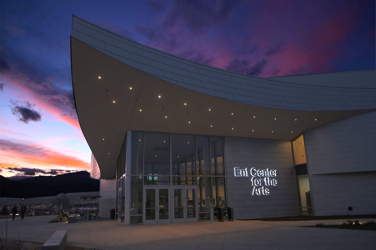 Arts Month is in October and at UCCS Presents we are all about promoting the arts! With BOGO, 50% off, there's a chance to see some amazing shows this season like Arcadia, Take Me To the River, DeMarre McGill and so much more! Hurray for Arts Month!
uccspresents.org/events/arts-mo…