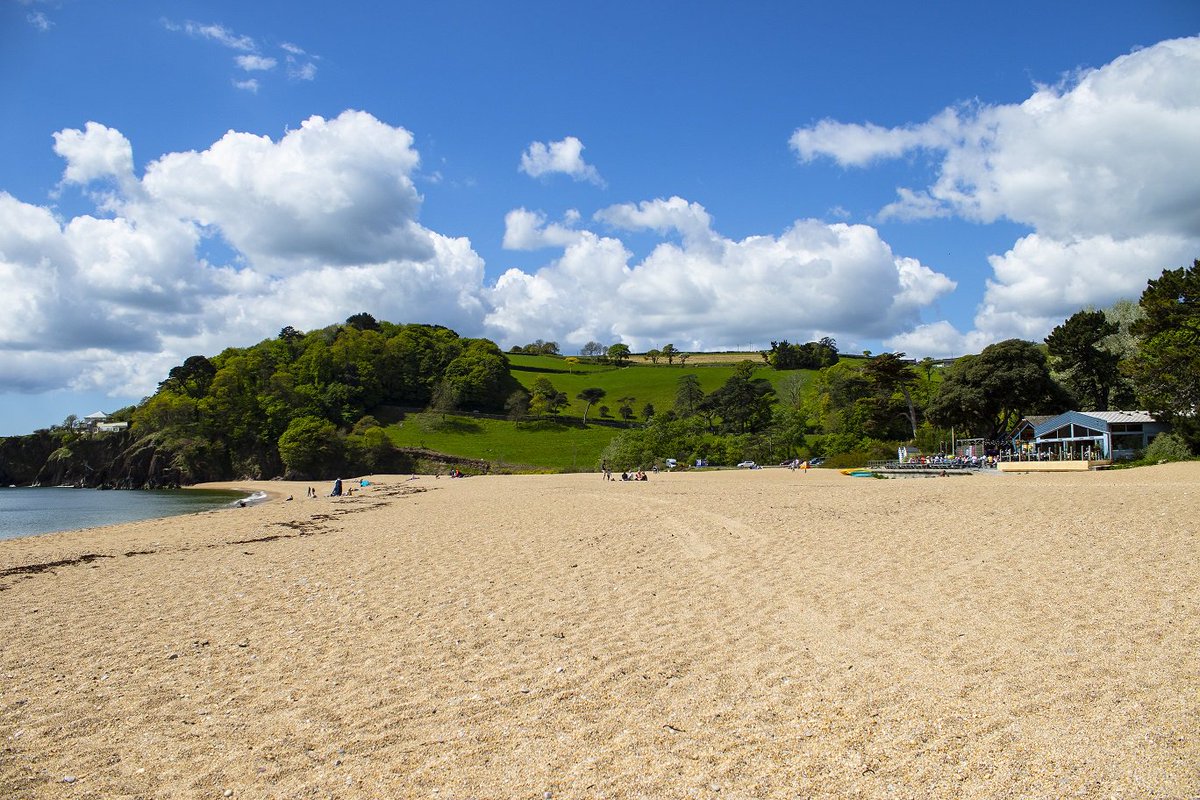 ReadyCampUK's tweet photo. On our glamping breaks you can explore stunning countryside or beautiful sandy beaches… Perfect for the autumn months. So what are you waiting for? Head to our website to book your break https://t.co/Voux0kJkgb https://t.co/ca4vLlRGGJ