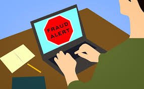 policia's tweet photo. Te han llamado📞 diciendo que son el servicio técnico de #Microsoft y te avisan de un problema en tu equipo💻...✋🏻NI CASO, es una #estafa👇🏻 
https://t.co/Ud8IDdHh01 https://t.co/lcXbAa5TYu