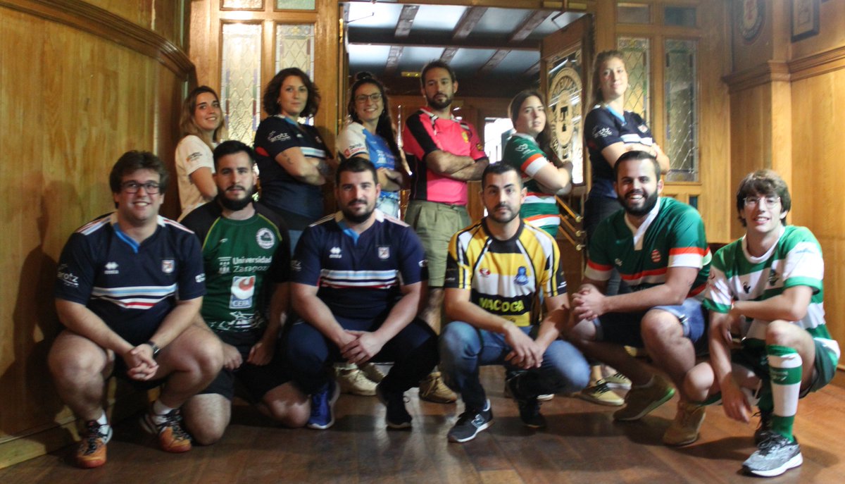 RugbyAragon's tweet photo. #RugbyEnAragón] Presentadas en sociedad las #LARugby senior masculina y femenina de @RugbyAragon  en el @Lochness_zgz de Zaragoza.
Gracias @RugbyZaragoza @ibero_rugbyzgz  y @RugbyFenix  y sobre todo a @RUGBYEJEA  y #HuescaRugby por el esfuerzo!! 👏🏆🏉🍻
https://t.co/jSsV7BOlZw https://t.co/D28p40Uo8n