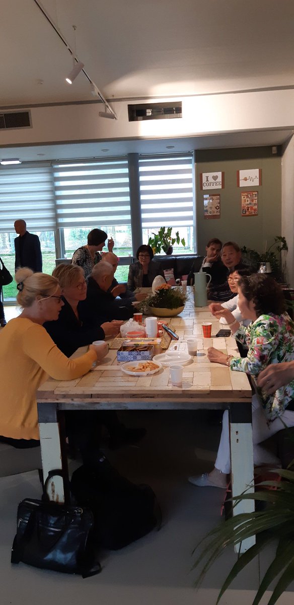 De wethouder werd warm ontvangen door de Chinese bewonersgroep Het Zand #dock.nl