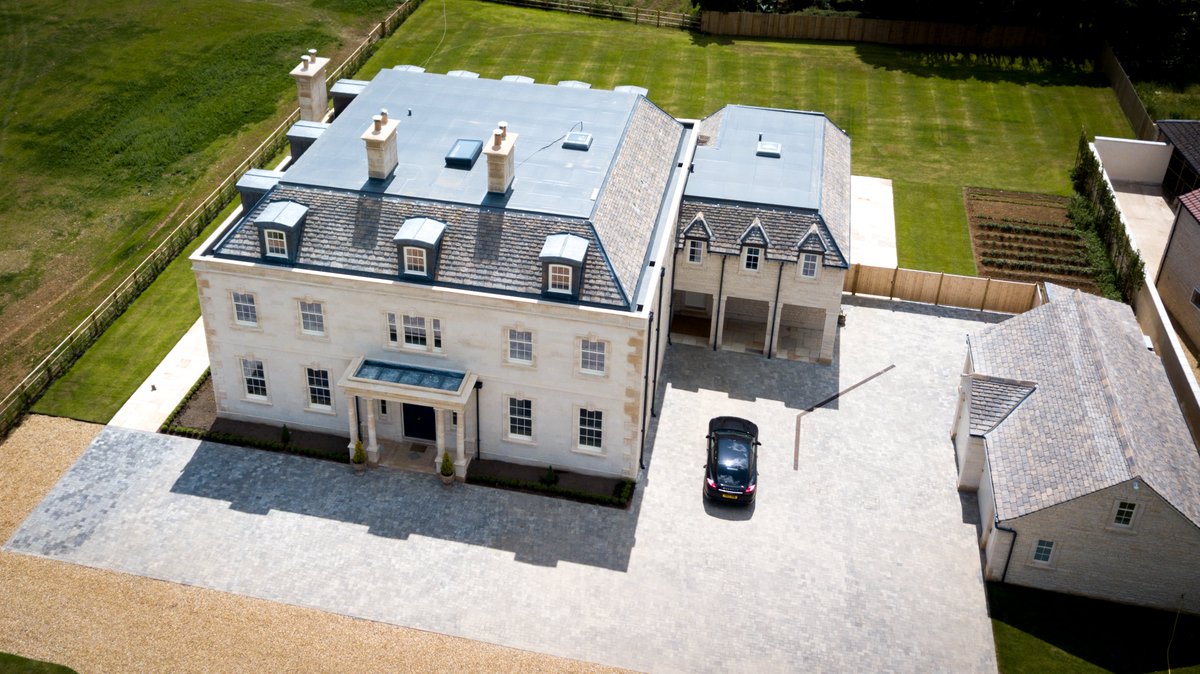 UKConstructionm's tweet photo. The former owners of #BarnackEstatesUKLtd enlisted the help of @AggregateUK in designing their own #home in #Sutton, #Cambridgeshire. #roofs #rooves #roof #tiles #Cotswold #slate #planning #requirements https://t.co/7wunLkT855 https://t.co/nLcSbiZ7j4