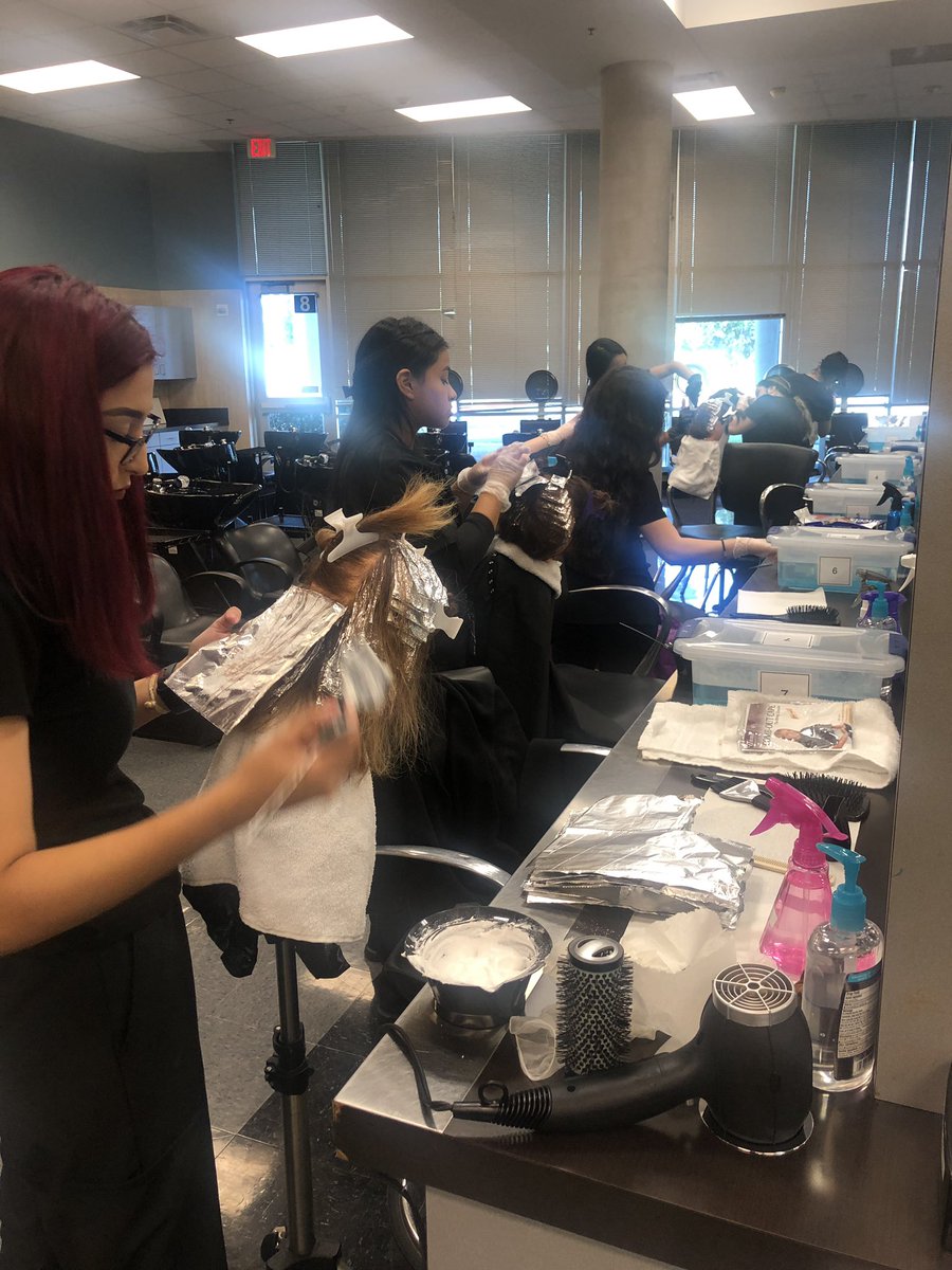 CosmoDubiski's tweet photo. Our Cosmo seniors getting ready to take their practical exam 💪🏻 https://t.co/8yESxVzH6v