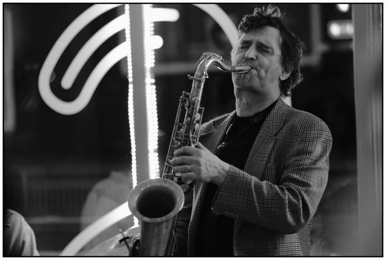 vortexjazz's tweet photo. ED JONES 4TET
SAT/5/OCT/8PM
#EdJones, #RossStanley, #RiaanVosloo, #TimGiles.
 “One of the most fluent and forceful saxophonists in Europe” - Jack Massarik Evening Standard
https://t.co/fmKJGJvtSN
@londonjazzlive @jazzlondonlive
@LDNJazzMeetup
@jazzposts​
@gr8musicvenues https://t.co/D9TAEbuMzG