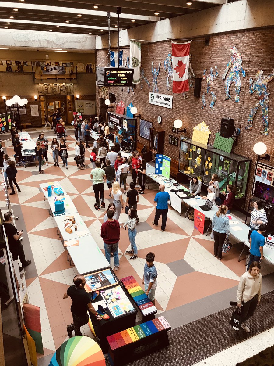 hrhshuskies's tweet photo. HRHS Student Life Fair! So exciting to see our students exploring all the clubs/activities available to them. #students #GetInvolved #school @CSRiversideSB https://t.co/10Eg5Rq3pW