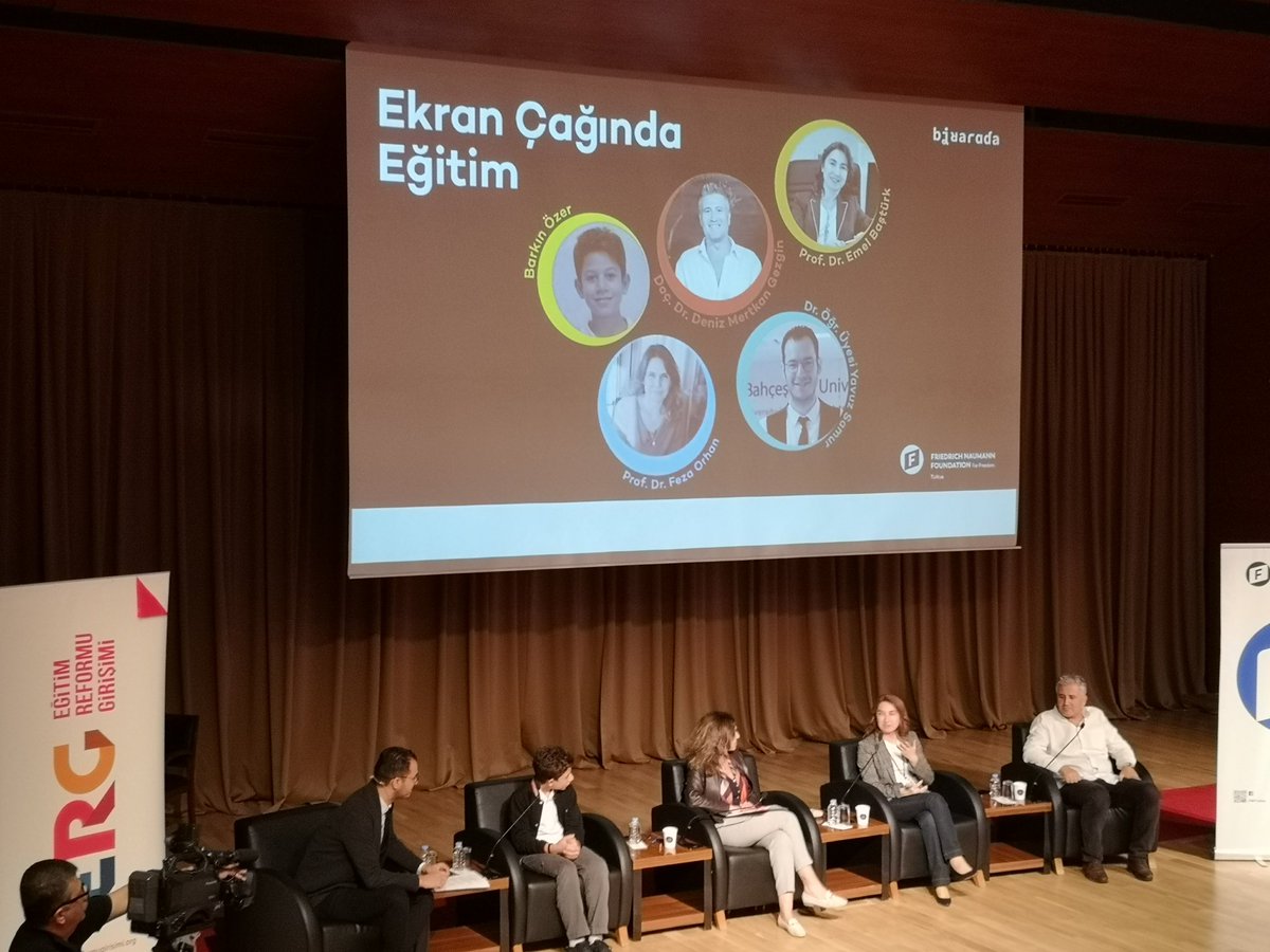 Ekran Çağında Eğitim💪🏻 Oldukça güzel ve faydalı bir akşamdı👍🏻🙂 Emeği geçen herkese teşekkürler 👋 <a href="/fezaorhan/">feza orhan</a> <a href="/YavuzSamur/">Yavuz Samur</a> <a href="/Bahcesehir/">Bahçeşehir Uni (BAU)</a> #ERG #BirArada <a href="/ielev/">İELEV Okulları</a>