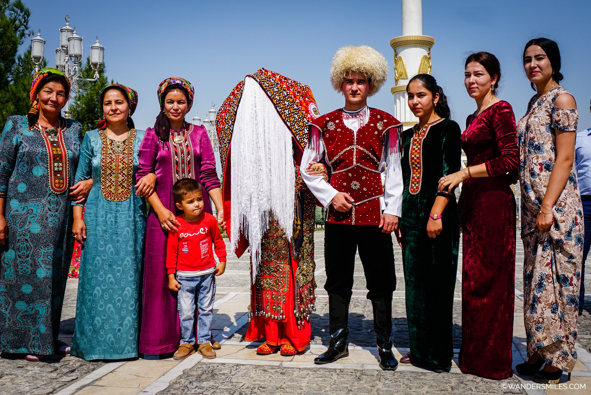 Туркмены и турки. Туркменистан Туркмен туркменка нация. Туркменская свадьба Ашгабат. Национальная одежда Туркмении Национальная одежда. Национальный костюм туркменов.