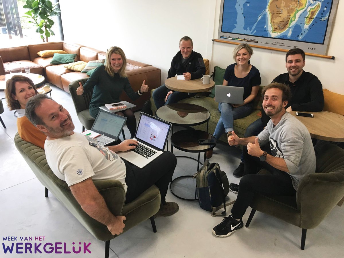 Dit is het teambuildingteam. Dag in dag uit zetten zij zich - door teambuilding-en trainings te geven - in voor het werkgeluk van onze klanten. 

Bedankt om bij te dragen aan werkgeluk! 

#weekvanhetwerkgeluk #WeAreEventMasters