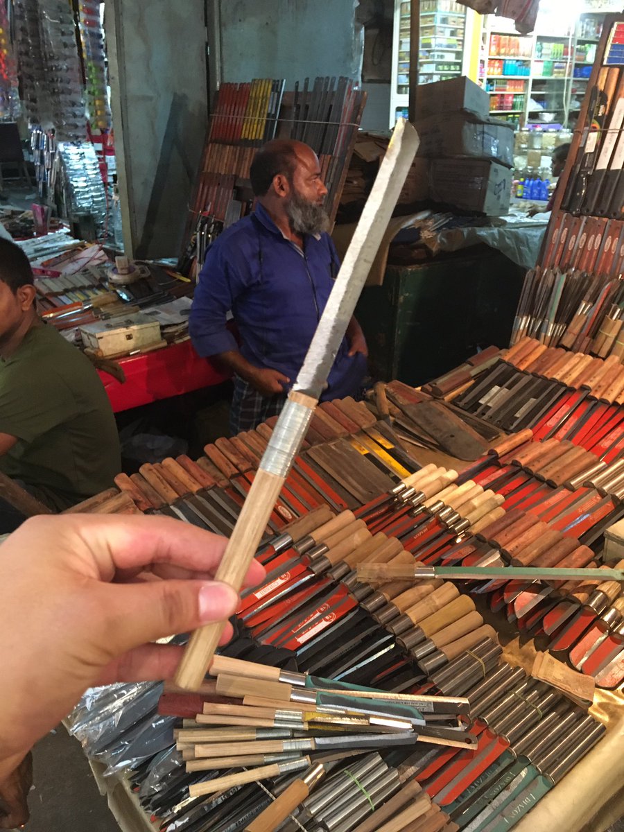 今日ヤバイ奴に会った インドの細ナイフ 販売はできませんが 9 28 29のナマステインディアに持っていきます