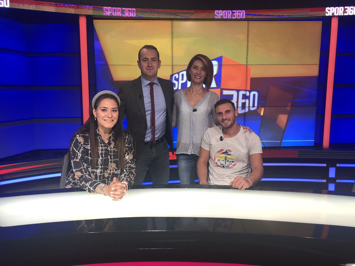 aynurayaz's tweet photo. Yayına giriyoruz @sportstv @batuhaneruygun #bee2bee 📺📺📺🌍🌍🎙🎙🎙🧿📺📺📺 https://t.co/gt0q5hSYH6