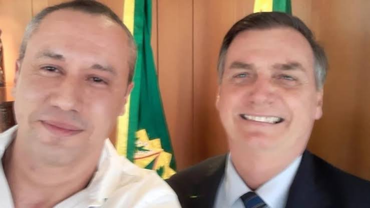 emersonalcalde's tweet photo. É saudável quando nos posicionamos, assim afastamos de nós quem não nos interessa abrindo espaço para que outras se aproximem. Quando declarei minha solidariedade à causa venezuelana em 2013 o meu recente ex professor de dramaturgia Roberto Alvim me excluiu. #BolsonaronaOnu https://t.co/lGnHTWOycS