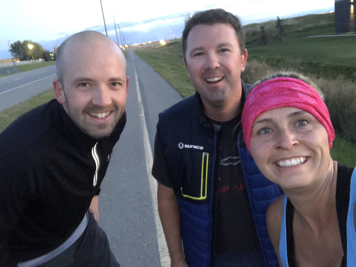 jenn_jlc's tweet photo. Early morning run with my @ATBBusiness crew with the #bossman @feserm as our #pacebunny #healthandwellness #yyc #calgarysunrise #bringontheday #Leadershipsummit19 https://t.co/tpwRfO2FNd
