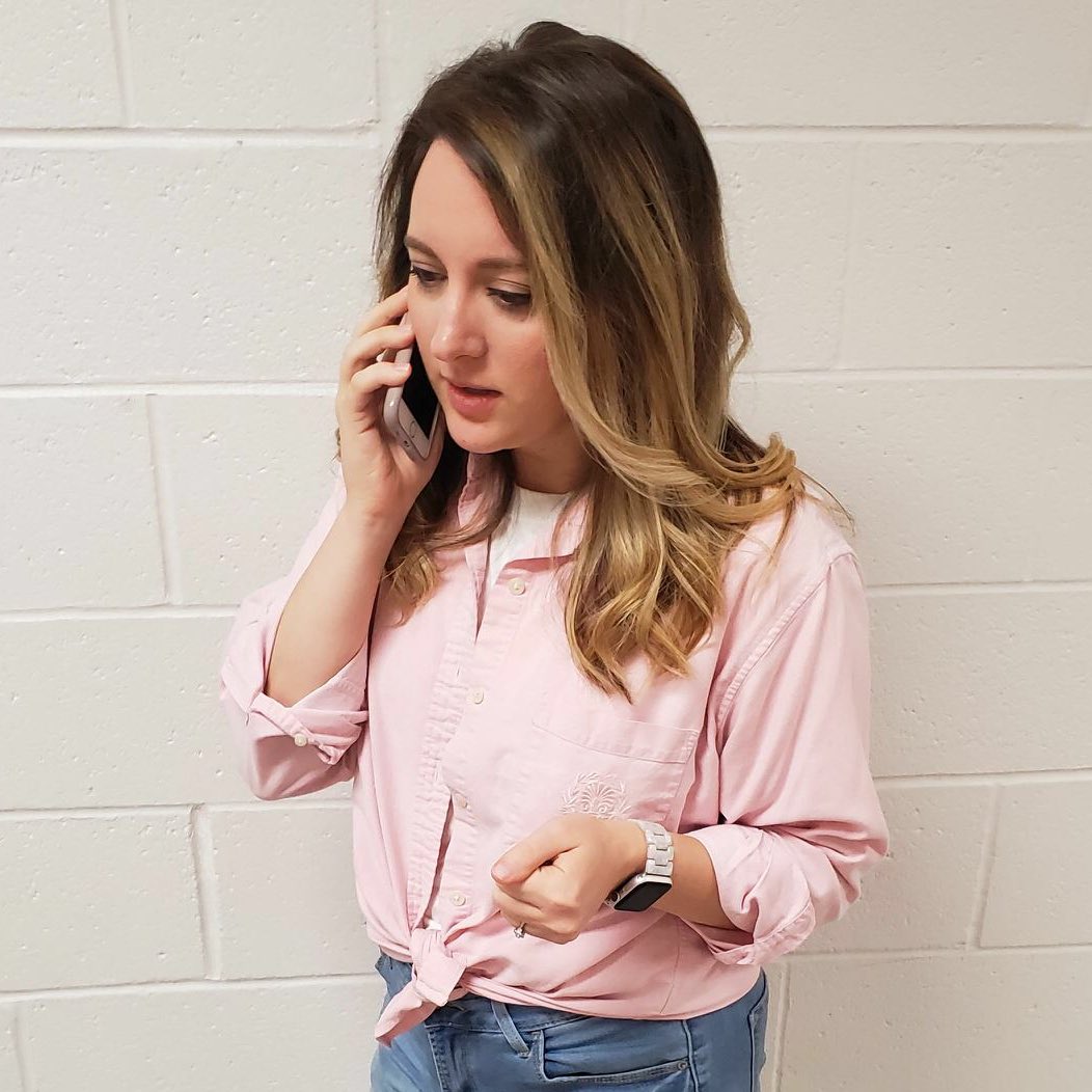 mrsamylai's tweet photo. Today is TV Character Day! I’m Rachel Green from F.R.I.E.N.D.S. 💁♀️☕️ Btw I had all of this in my closet lol #ForthcomingWeek #bridgelandbest #tvcharacterday https://t.co/tLxv1ang5F