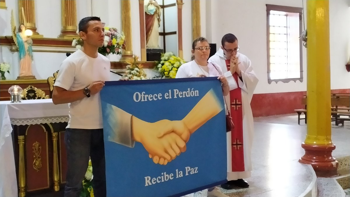 alcaldiagranada's tweet photo. El perdón y la reconciliación si es posible. Granada conmemora el día de perdón: https://t.co/Bn0o5q6wLH https://t.co/CtyNVIz9Kk