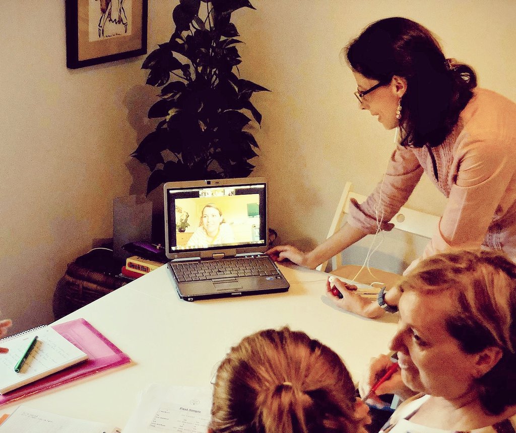 Getting ready for another OLÉ session after our English class in #SanLorenzo. They will meet two lovely ladies that live in #Folkestone . Online Language Exchange. #Speakole #Folkestone #SpanishLessons.