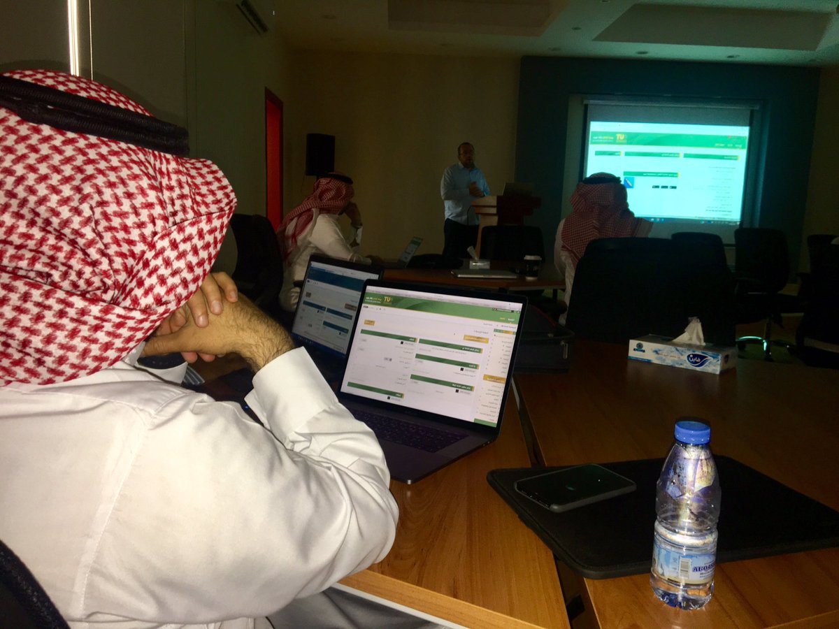 TUELIT's tweet photo. أول أيام برنامج #التميز في #التعليم_الإلكتروني في كلا الشطرين مع أعضاء هيئة التدريس رائعين ب #جامعة_الطائف ويمتد المستوى الأول لليومين القادمين مع اختبار إجتياز في اليوم الأخير https://t.co/lztZeoOw1u