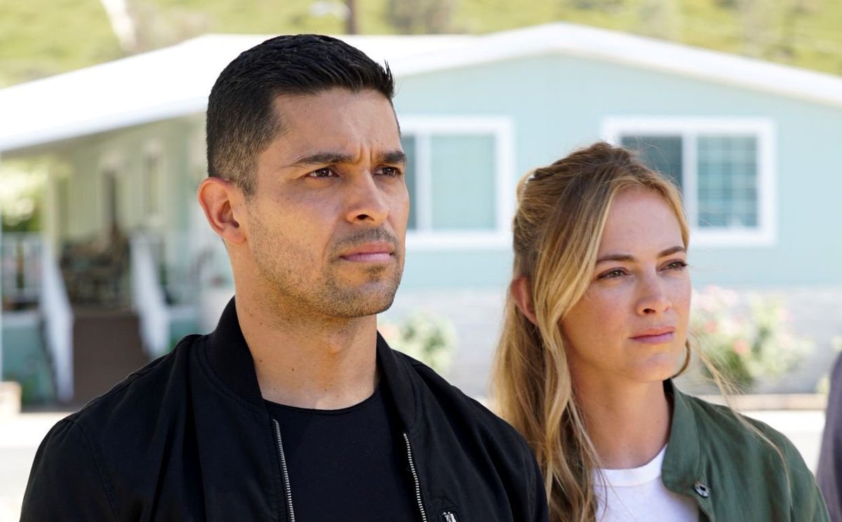 ParadeMagazine's tweet photo. #NCIS: Get the Inside Scoop on Season 17 from EPs Frank Cardea and Steven Binder on Ziva’s Return, Torres and Bishop’s Romance and More! https://t.co/oE9FUk4iBm https://t.co/9oxd3DiMQW