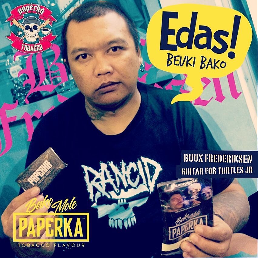 thinkway_ID's tweet photo. Edas! @buuxfrederiksen Gitaris @turtlesjr_official Beuki Bako...

 #edaspaperka #edas #bako #bakomole #guitarist #punk #punkrock #turtlesjr #rockstar #apcat2019 #tobaccoflavour #tobacco #bogorngabako #TeuHayangRokok  #linting #paperka #bogor  #rollingtobacco
from @paperkaenjoy https://t.co/UpqXPqNppt