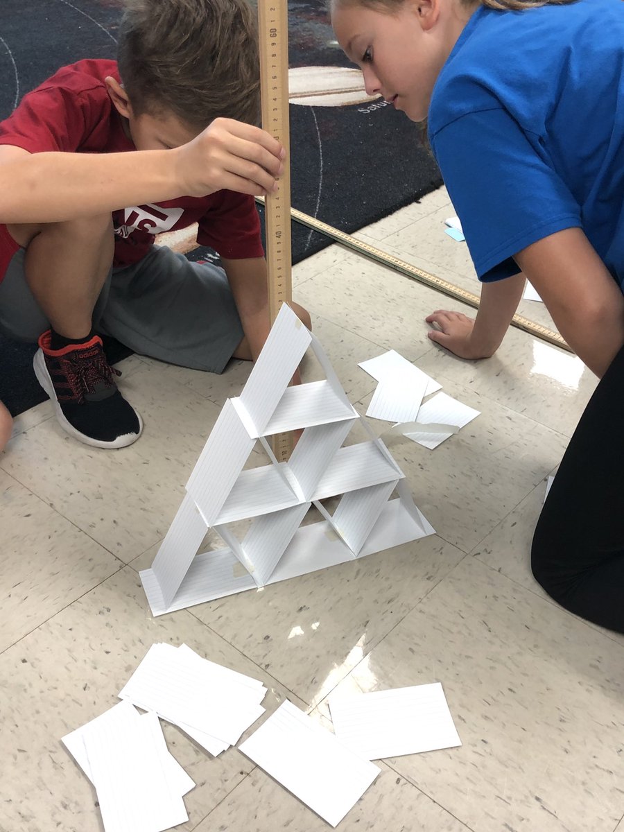 MrsMorfordRKE's tweet photo. What a start to our Tuesday with an awesome STEM project! We love Science Lab with @lightseysclass! @WMEWildcats @BeckyMarron @CummingsMiranda @tseaman1 #WMExcellence https://t.co/lIKaTgpui5