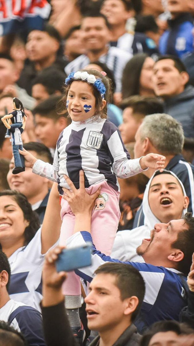 cALin1591's tweet photo. LO MEJOR DE MI VIDA, MI LOCURA Y PASIÓN 💙
#LaPrimeraDeMuchas
#JuntosALentaremos 🔵⚪🔵
#GraciasHija 😍
#SomosFelicesSeámosloSiempre https://t.co/dxGKKIM0Vl