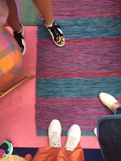 Kat_Burroughs's tweet image. A rug to rival anything on the high street right now. Lydia Forman @LydiaWeaves is brilliant at bringing vibrant colour together with complex traditional skills. Feet in the photo belong to Lydia and 3 big fans: me @sophierobinsons and @sunnyholt #100design25 #DESIGNFRESH #LDF19