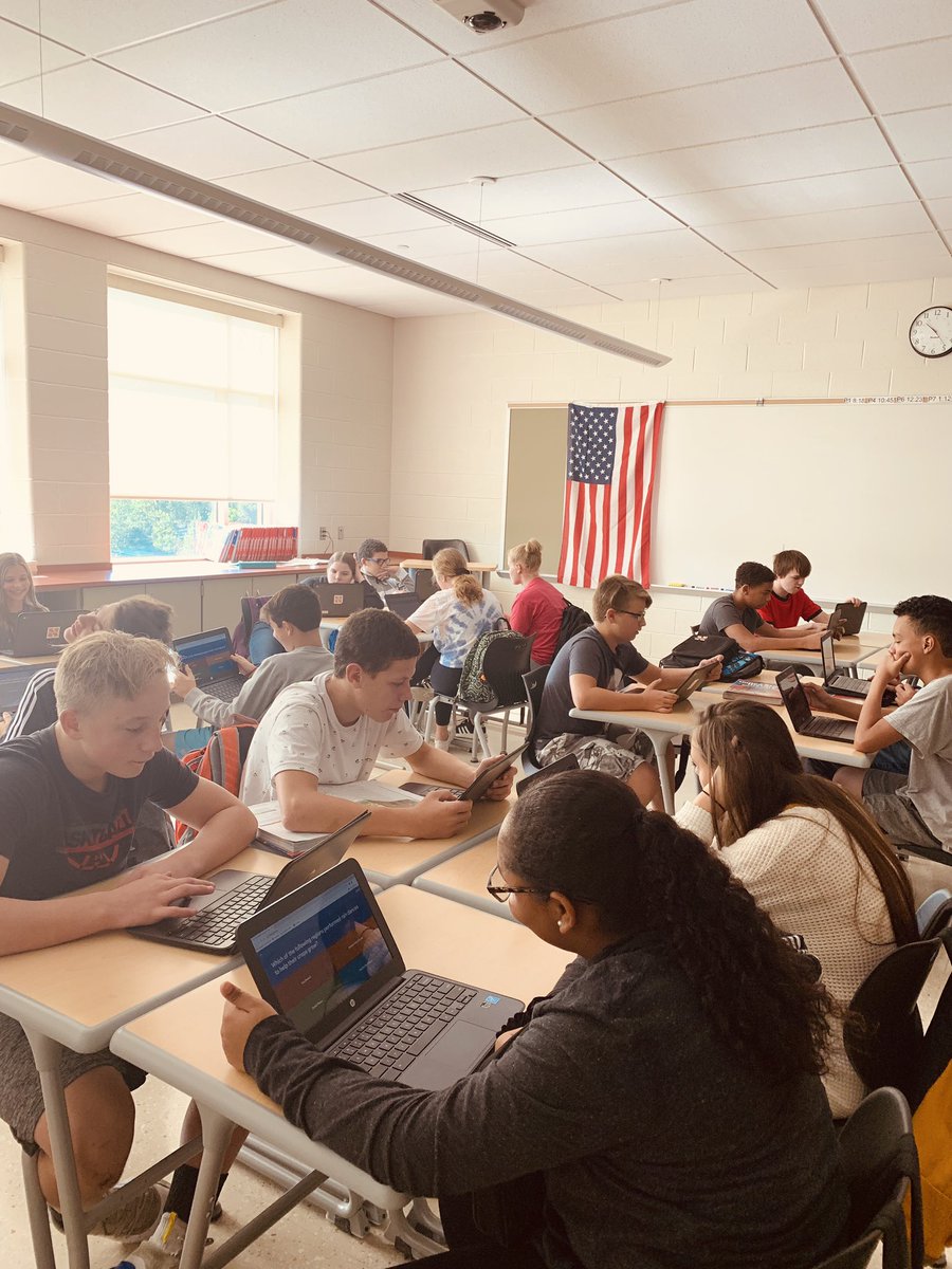 NAMS_SocStudies's tweet photo. 8th graders @NAMS1617 using gimkit to review unit on colonialism. #learningfromthepast https://t.co/IJsnV0g1rv