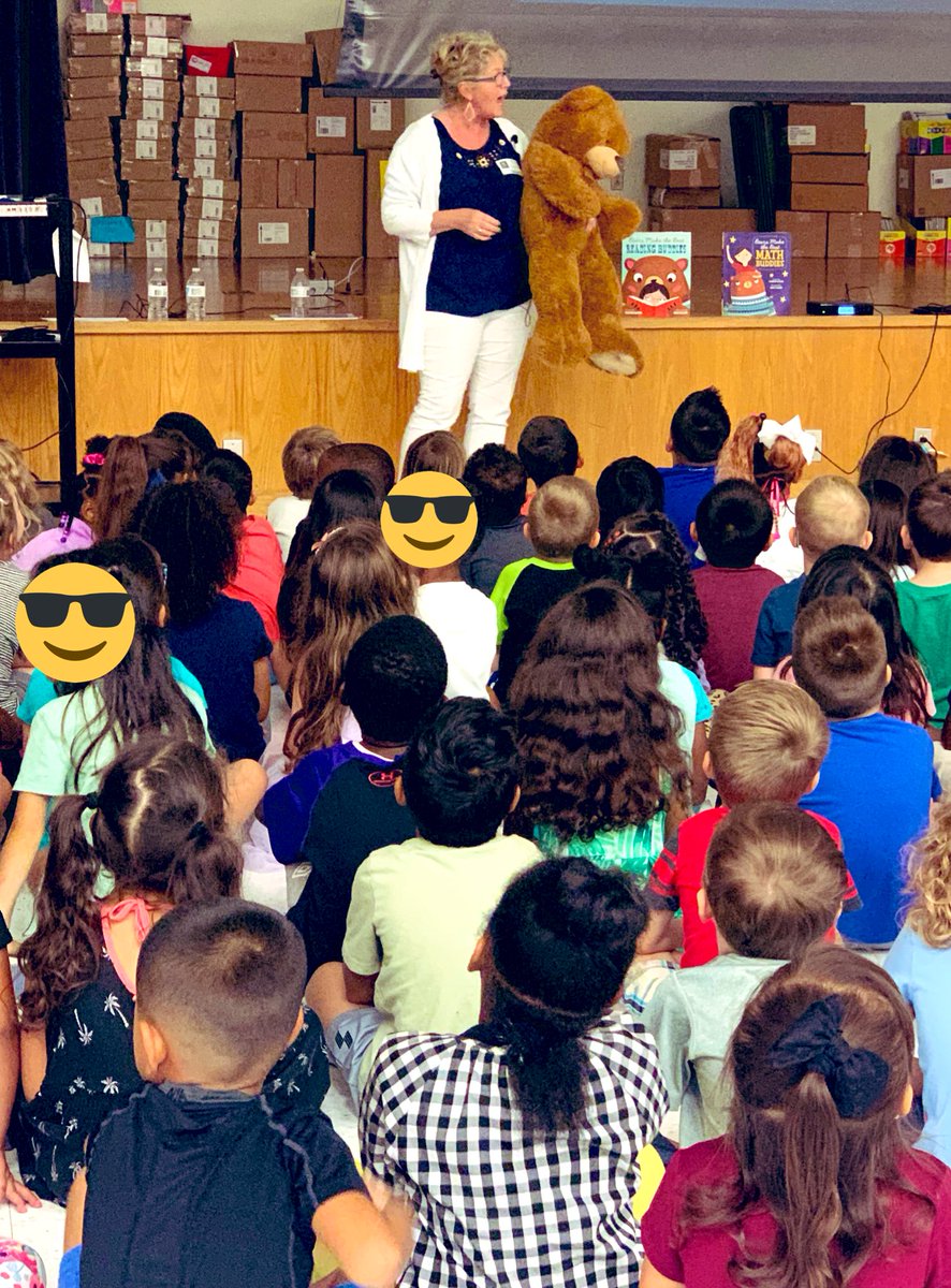 KinderVida's tweet photo. The author of Bears Make the Best Reading Buddies visits our Kindergartners! Thanks, Carmen Oliver! #wearereaders #weareauthors #libraryguest #allIreallyneedtoknowIlearnedinKindergarten https://t.co/hXTSn3EDv5