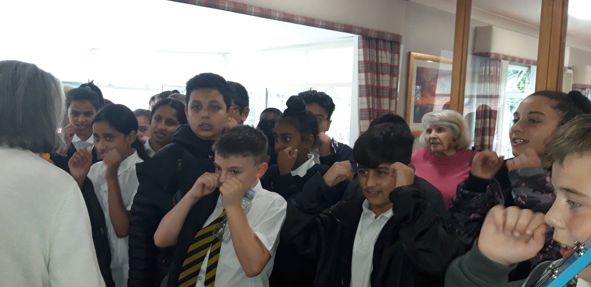 IbroxPrimaryP6T's tweet photo. P.7 sang very well to entertain the residents at the care home today. Well done P.7
#scotslanguage
#allybally
#threecraws
#ibelongtoglasgow
#makingpeoplesmile https://t.co/NkMT4LJEsx