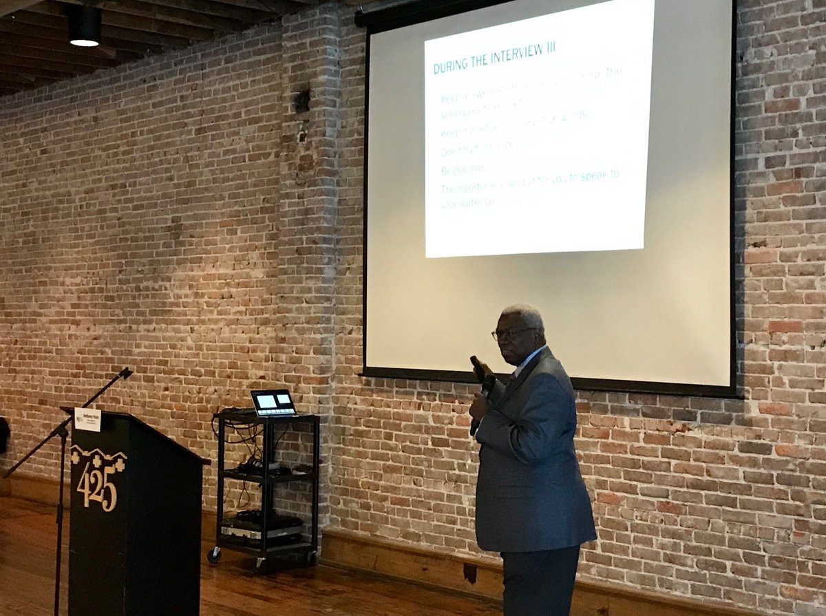 RandyBerger's tweet photo. No more than 3 talking points. Avg. sound bite is 14 words. Keep interviews tight &amp; on message — @anthonyhicks03   #swmoprsa https://t.co/YaIL2hqG1g