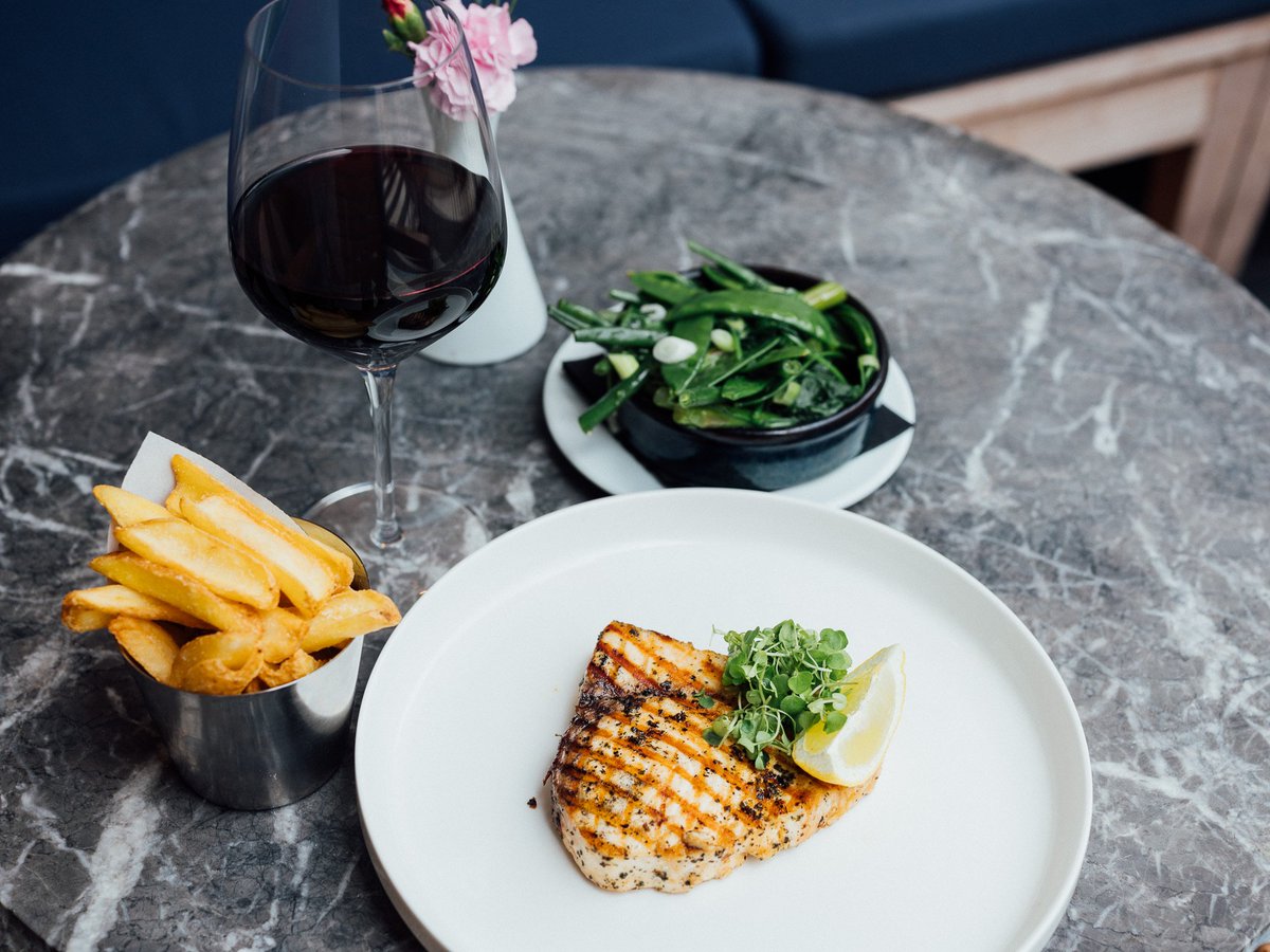 All this for £20! 

Choose your meat or fish 🥩 🐟 
Choose 2 sides 🥘 
Choose a drink 🍷 

EVERY TUESDAY FROM 5PM

#chargrilldeal #tuesday #food #dinner #wine