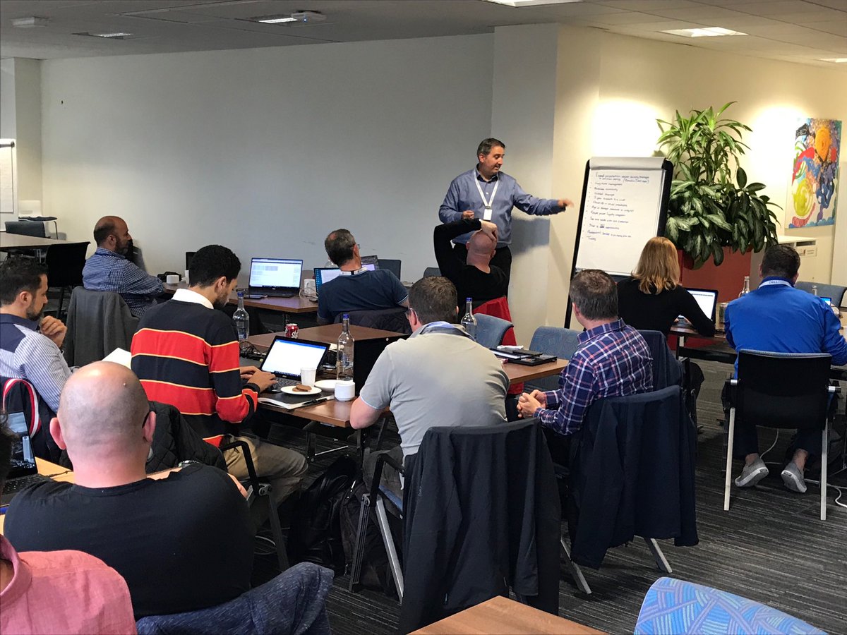 MickBoopNorth's tweet image. 🥊🥊 How to inflict pain on the bad guys 🥊🥊 courtesy #FIGHTCLUB. Round 2 and competition on the ropes!! ⁦@bertiestrong⁩ ⁦@RanaRashed111⁩