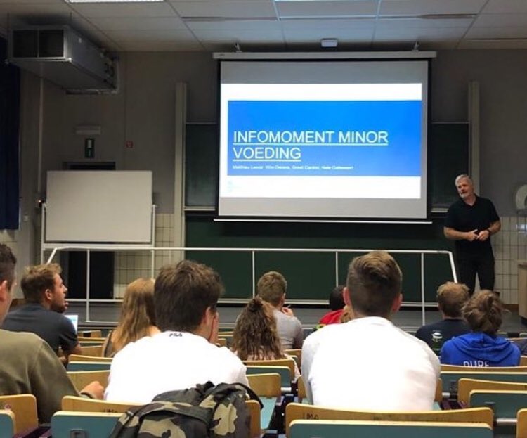 Vandaag is de officiële start van de minor Voeding binnen de master Bewegings- en Sportwetenschappen aan <a href="/BSW_UGent/">BSW UGent</a>. 
In samenwerking met de opleiding Voeding- en Dieetkunde van de <a href="/HogeschoolGent/">Hogeschool Gent</a> zullen binnen twee jaar de eerste sportvoedingsexperts afgeleverd worden! <a href="/ugent/">UGent</a>