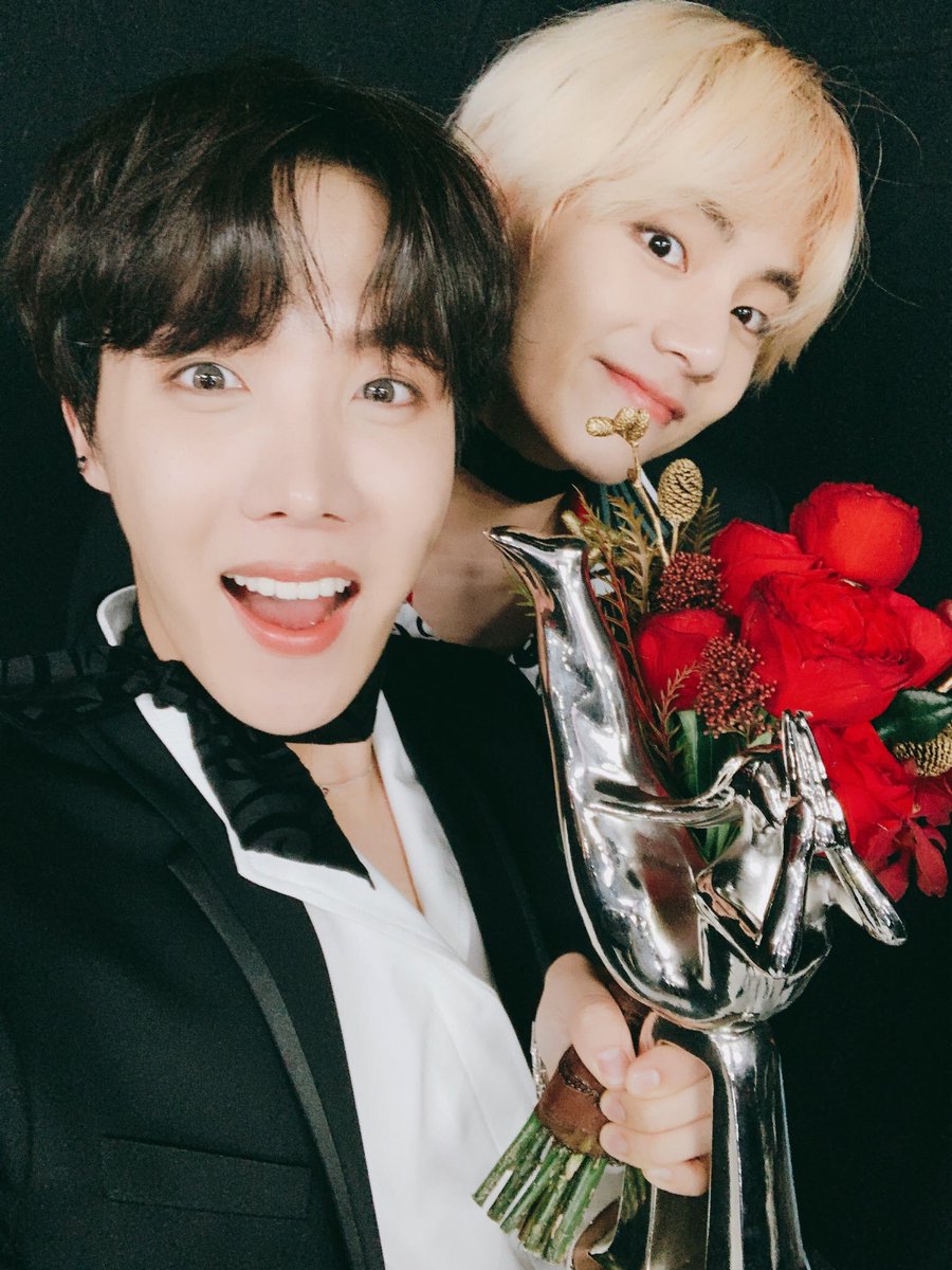 beamingbts's tweet photo. https://t.co/QyWnQxedgq