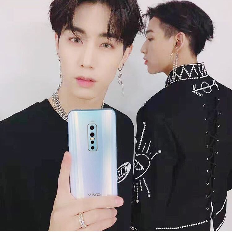 aeiaoey's tweet photo. ควรซื้อสีไหนอะคะ เลือกไม่ได้!!
#MTBB #V17pro #V17ProxMTBB #mark #bambam https://t.co/50ikGFp9B1
