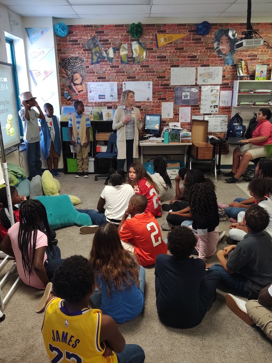 TracyMitchell_L's tweet photo. 5th grade @Killian_STEAM enjoying hands on learning with "The Traveling Trunk" through Reconstruction @Academic__Angel @DrBaronDavis @franklinscsu @jamesann_sheley https://t.co/5nhKjgMj2R