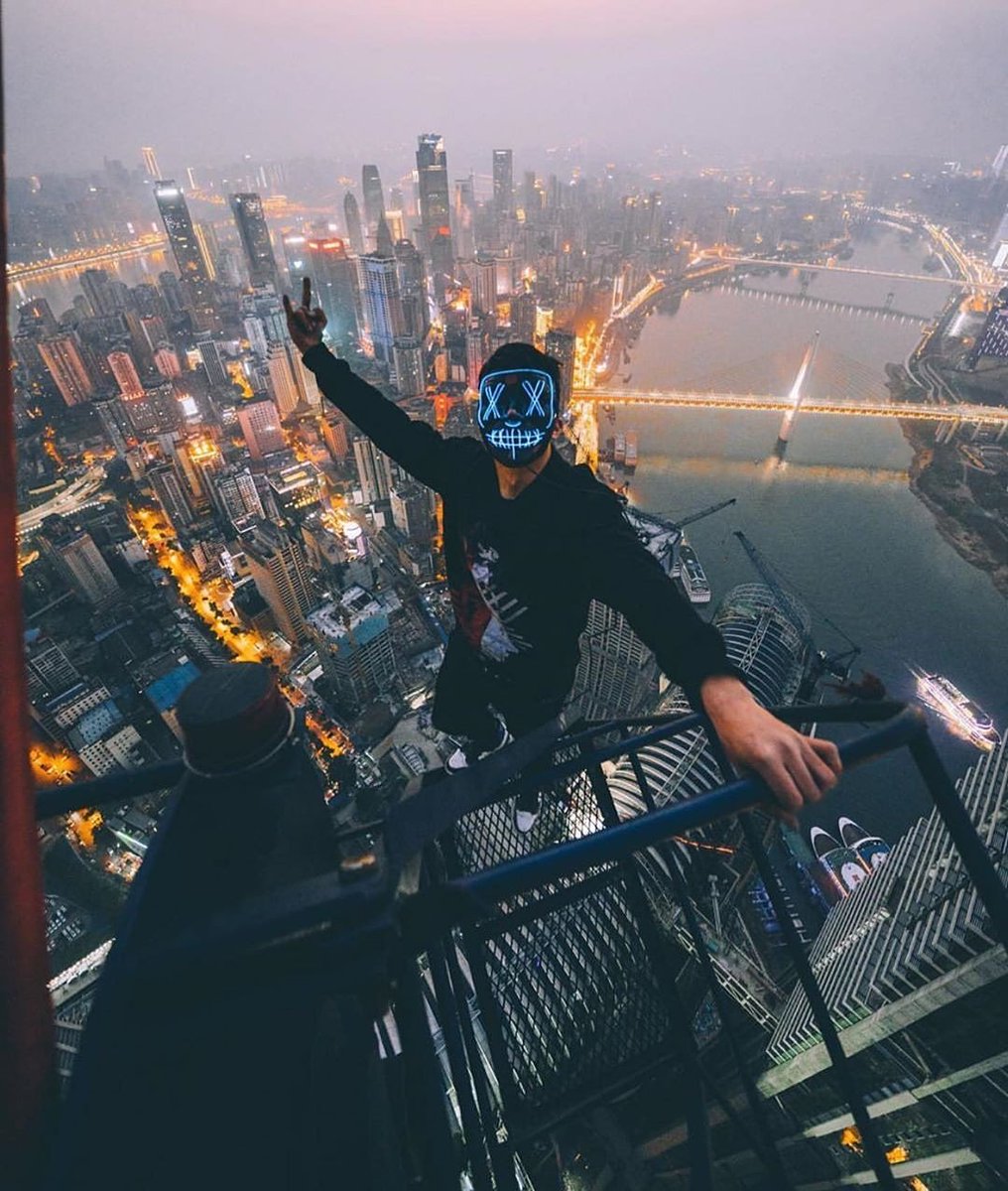 Some good rooftopping in #Chongqing <a href="/Charlie_7U/">krlOz</a>