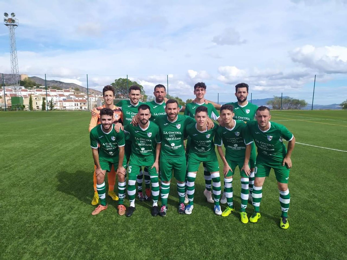 En La Cocina del Zarcillos nos gusta el Deporte y qué mejor manera de apoyarlo que patrocinando a nuestro club de fútbol. Esta temporada estamos en las camisetas del CD Yunquera. ¡Sentimos los colores de nuestro equipo!

¡Ánimo y suerte en la nueva temporada que comienza!
