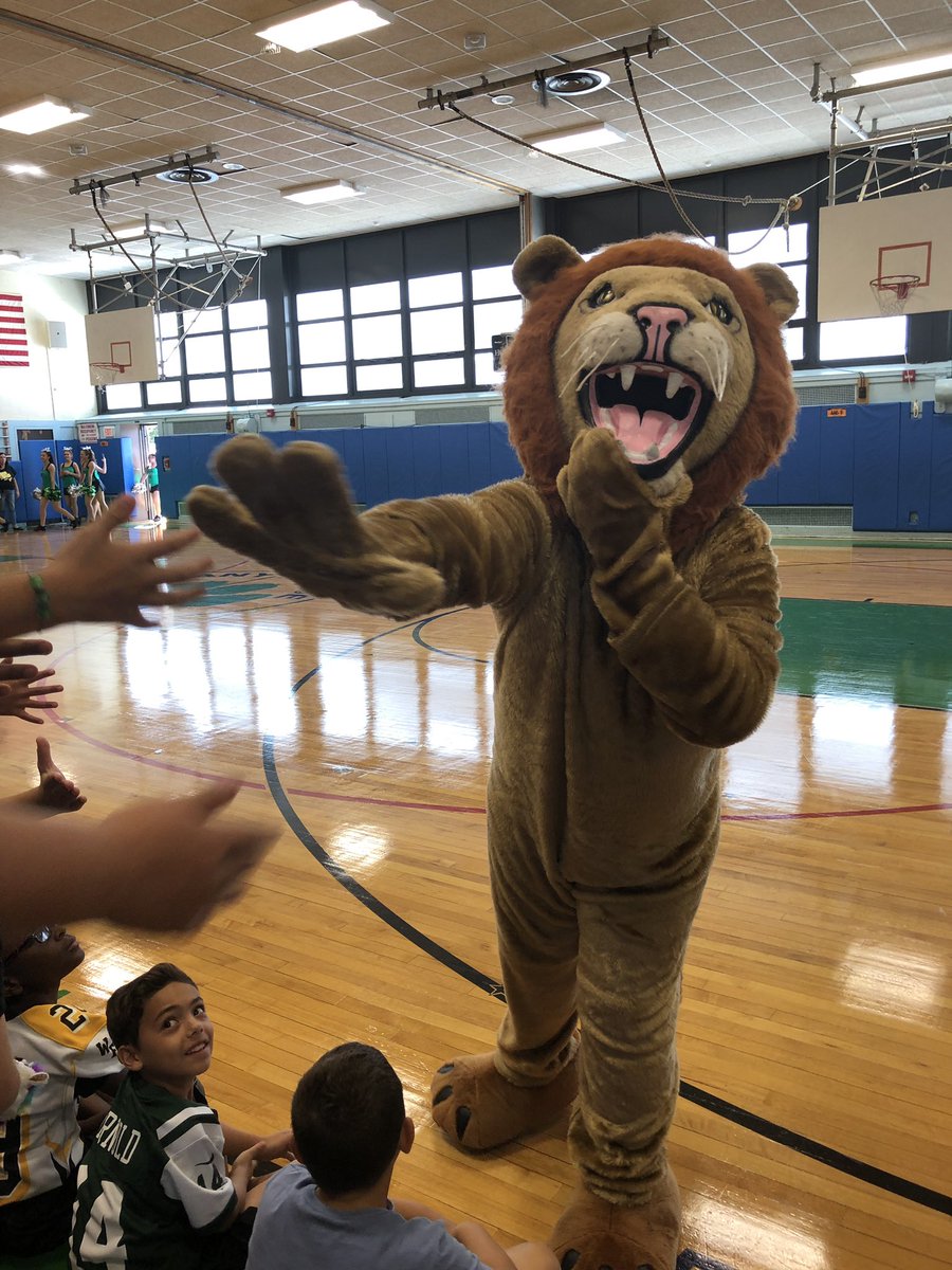 Lopresti_Zito's tweet photo. Today’s pep rally we learned about leadership, commitment, and making good choices!!! We are PROUD to be DALERS! https://t.co/UnBWNw0IZV