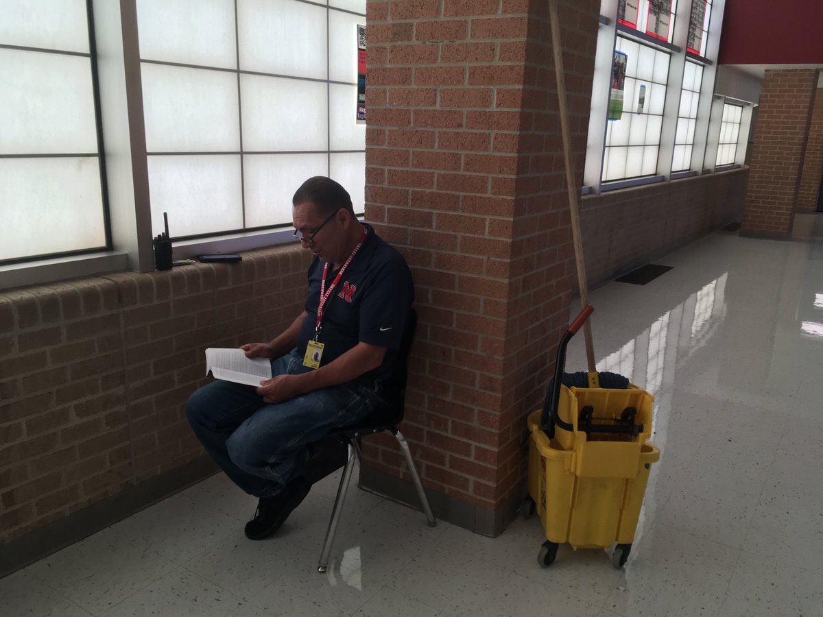 cbauter's tweet photo. All staff have a job to model excellence. Eloy participates in Drop Everything and Read, every time. ⁦@NHSTexans⁩ https://t.co/HERsFjJAXT
